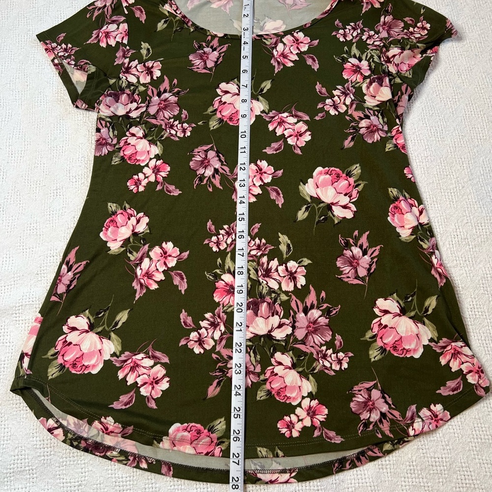 Cute floral top - Picture 3 of 4
